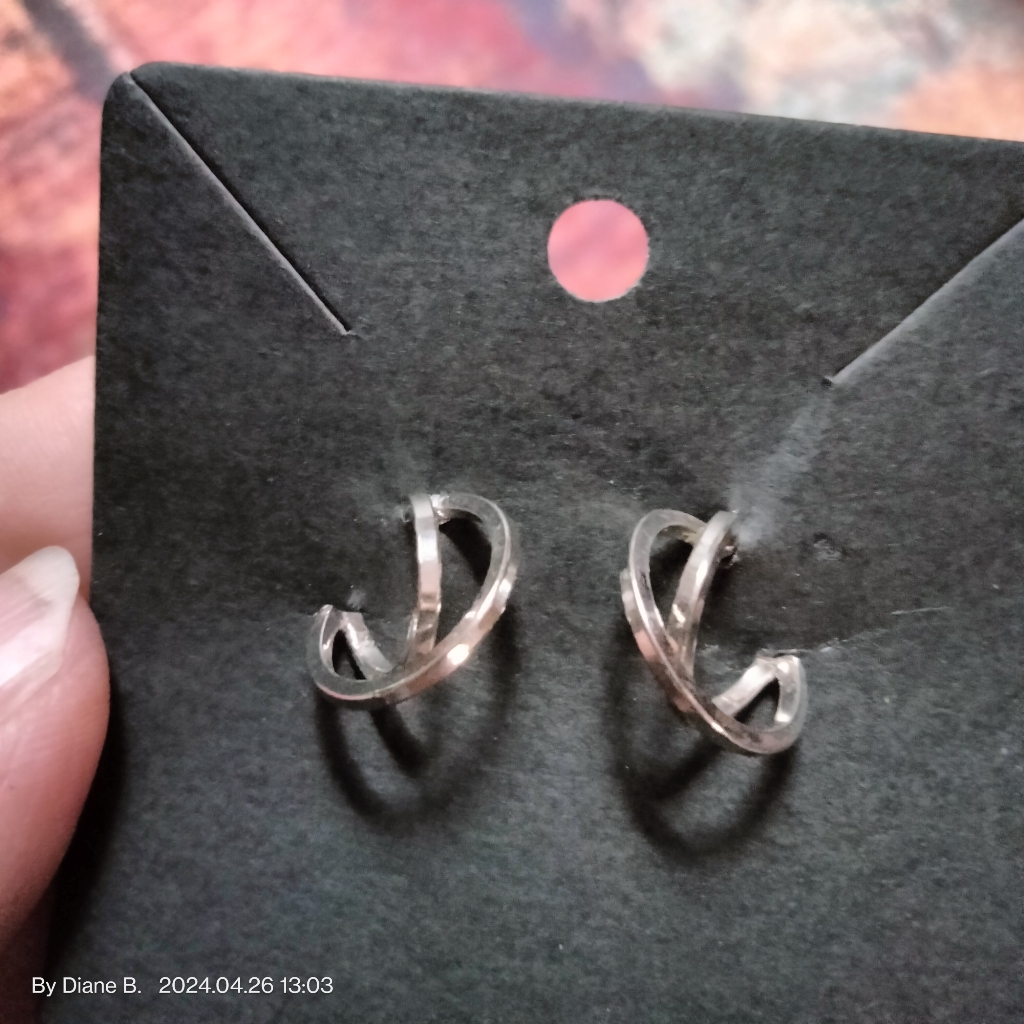 Silver Split Closed Hoops Post